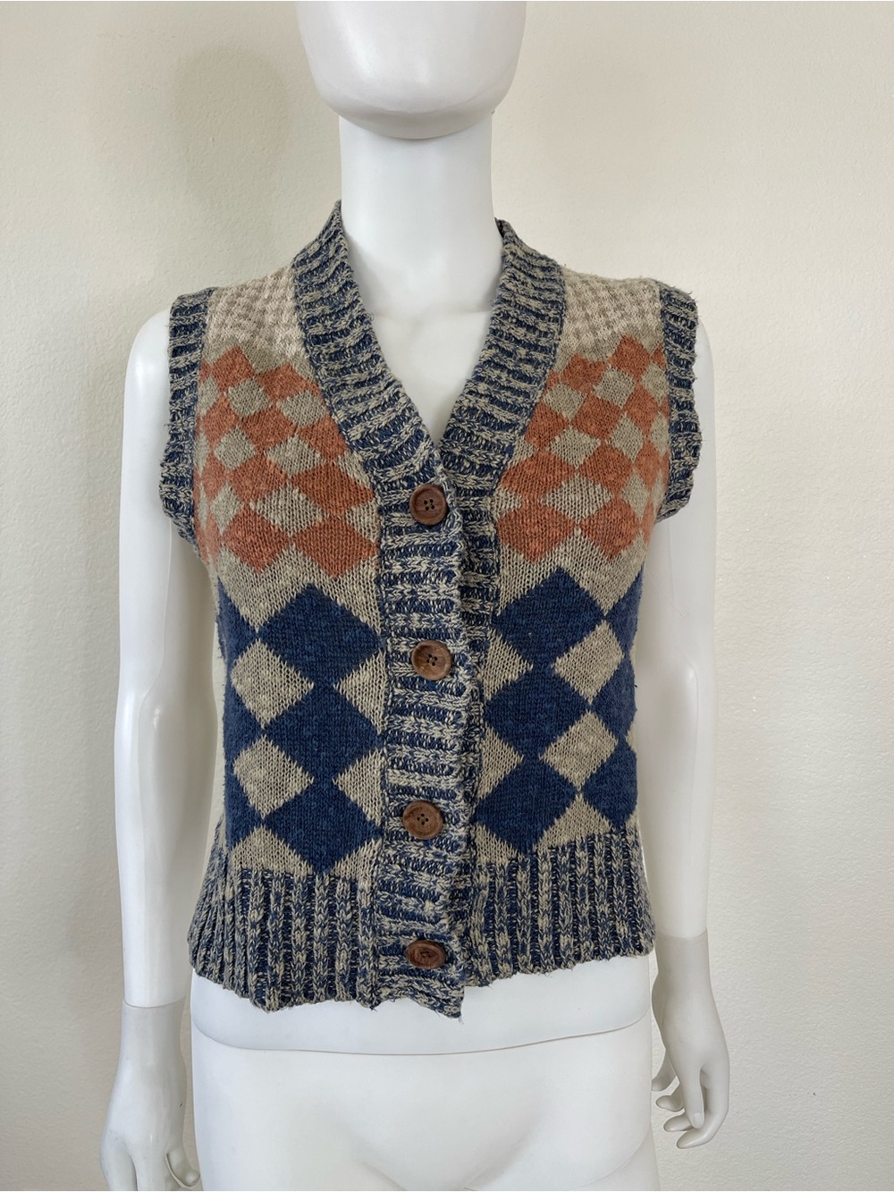 Re/Done Argyle Knit Button-Front Sweater Vest in Blue, Cream & Rust